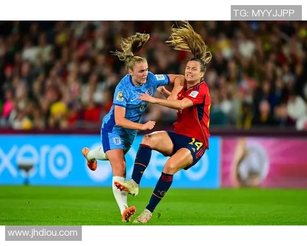 梦见女足球星预示人生转机象征自我奋斗与荣耀启示