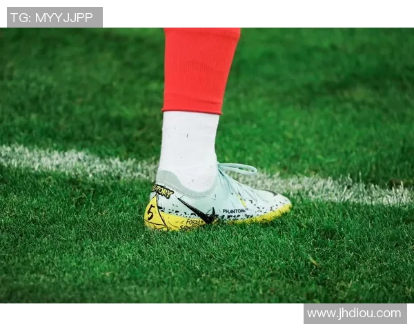 球星专属足球鞋设计解析：创新科技与个性化风格的完美结合