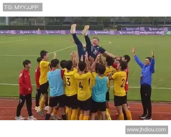 球星热议重庆足球发展前景与激情文化引发球迷广泛关注 球星热议重庆足球发展前景与激情文化引发球迷广泛关注