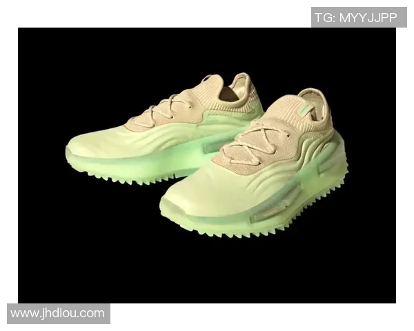 第一双女足球明星签名鞋问世 引领女性足球潮流新风尚 第一双女足球明星签名鞋问世 引领女性足球潮流新风尚