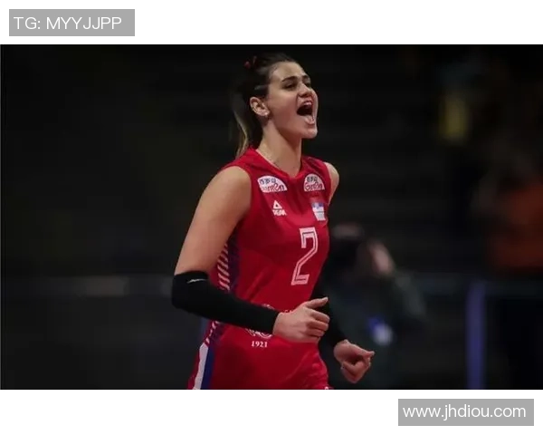 足球球星女友魅力写真曝光 展现无与伦比的风采与优雅气质