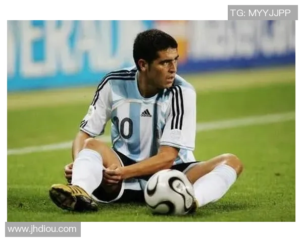 近代十大足球巨星排名解析谁是足坛无可争议的第一人